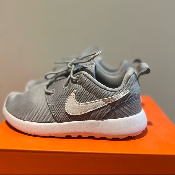Kids Nike Roshe One - Picture 4 of 5